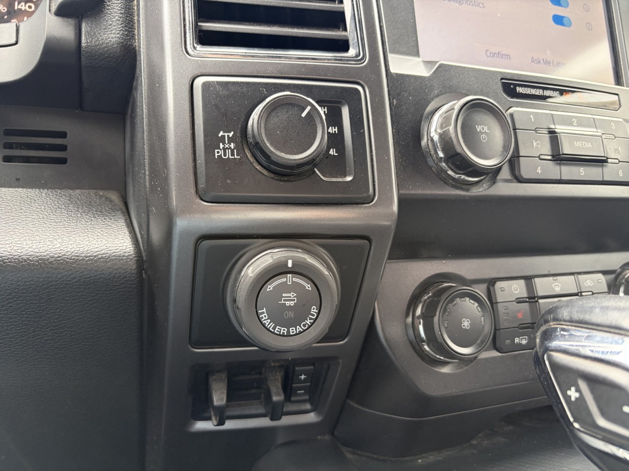 2019 Ford F-150 XLT 4x4 SUPERCREW 302A Main Image
