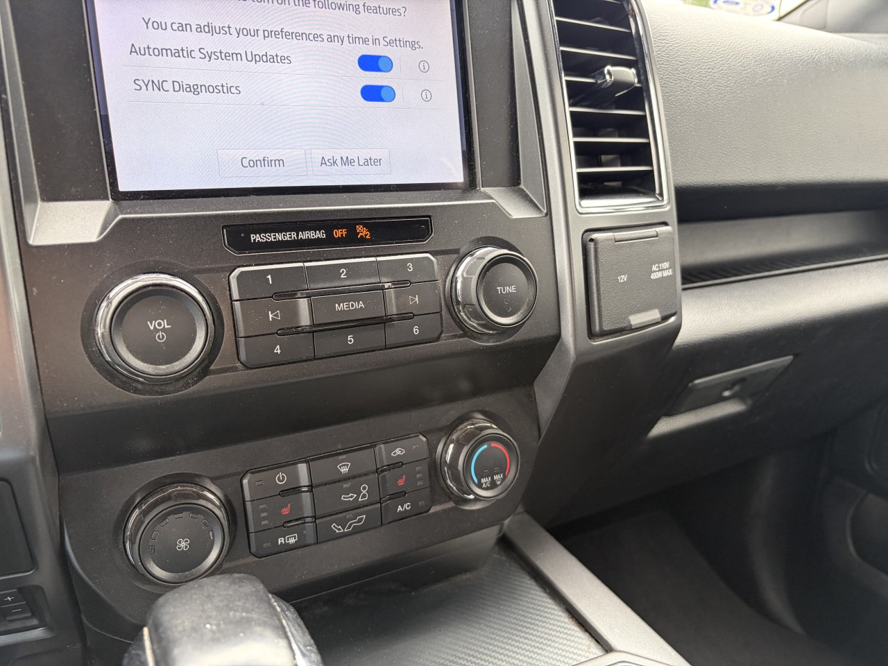 2019 Ford F-150 XLT 4x4 SUPERCREW 302A Main Image
