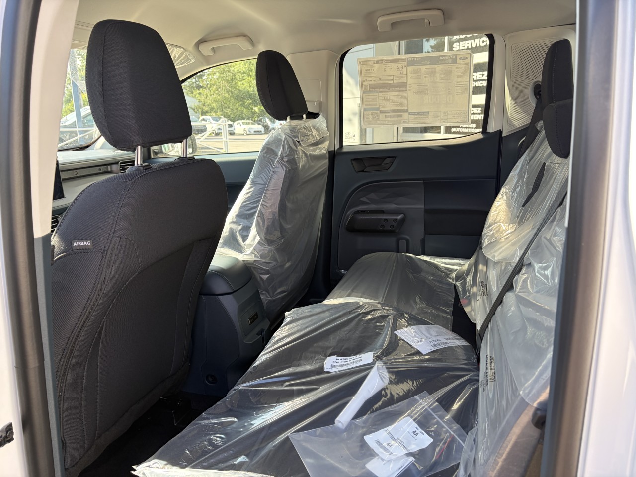 2026 Ford Maverick XL HYBRIDE AWD 101A ENSEMBLE REMORQUAGE 4K Main Image