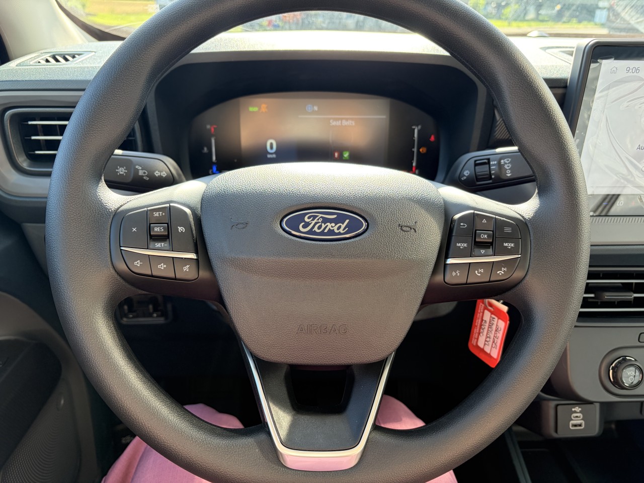 2026 Ford Maverick XL HYBRIDE AWD 101A ENSEMBLE REMORQUAGE 4K Main Image