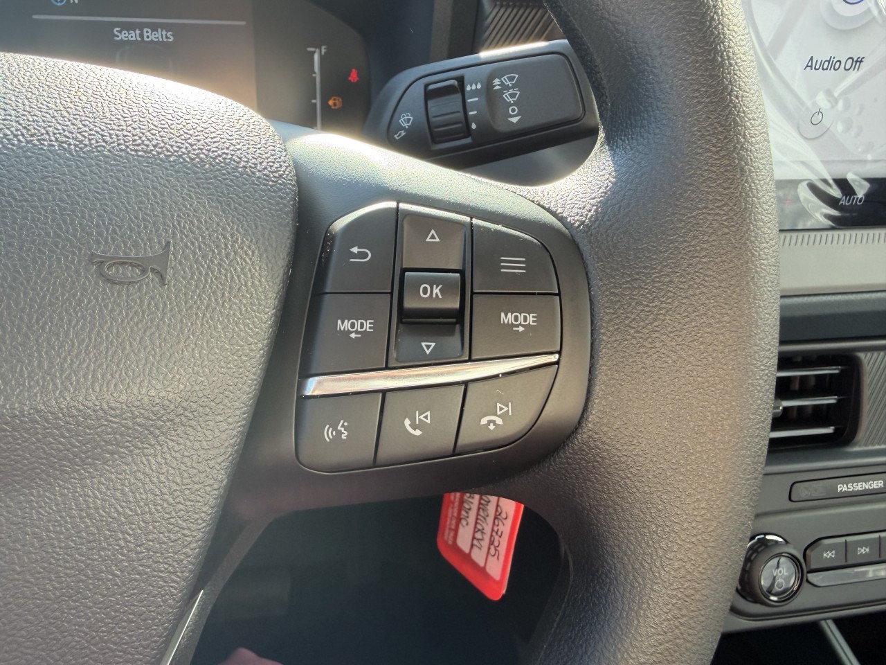 2026 Ford Maverick XL HYBRIDE AWD 101A ENSEMBLE REMORQUAGE 4K Main Image