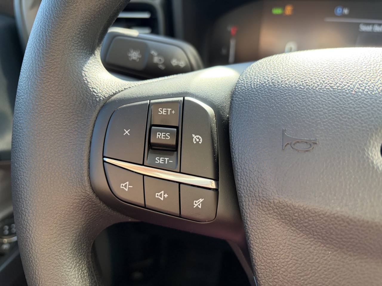 2026 Ford Maverick XL HYBRIDE AWD 101A ENSEMBLE REMORQUAGE 4K Main Image