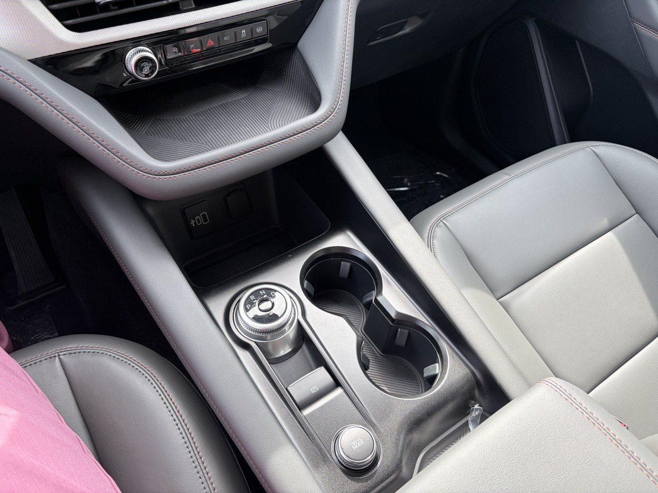 2026 Ford Explorer ACTIVE 4WD 2.3L ECOBOOST Main Image