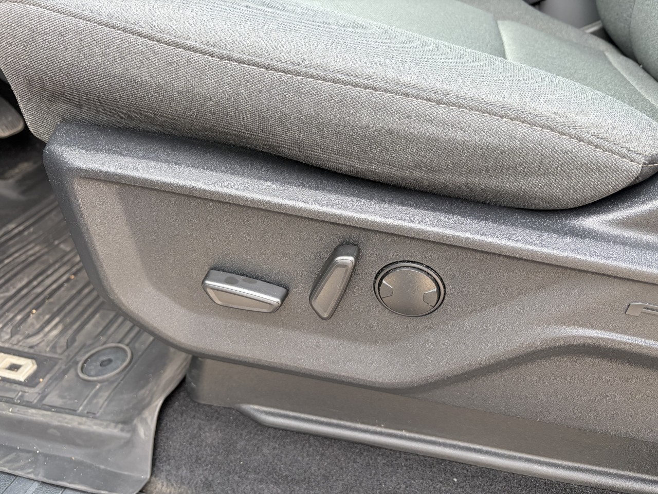 2024 Ford F-150 Lightning FLASH 4X4 SUPERCREW EXTENDED BATTERY RANGE Main Image