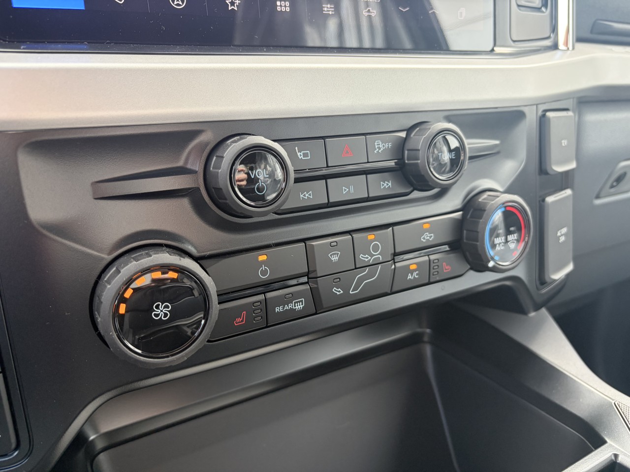 2026 Ford F-250 Super Duty XLT 4X4 V8 DIESEL CREW CAB Main Image
