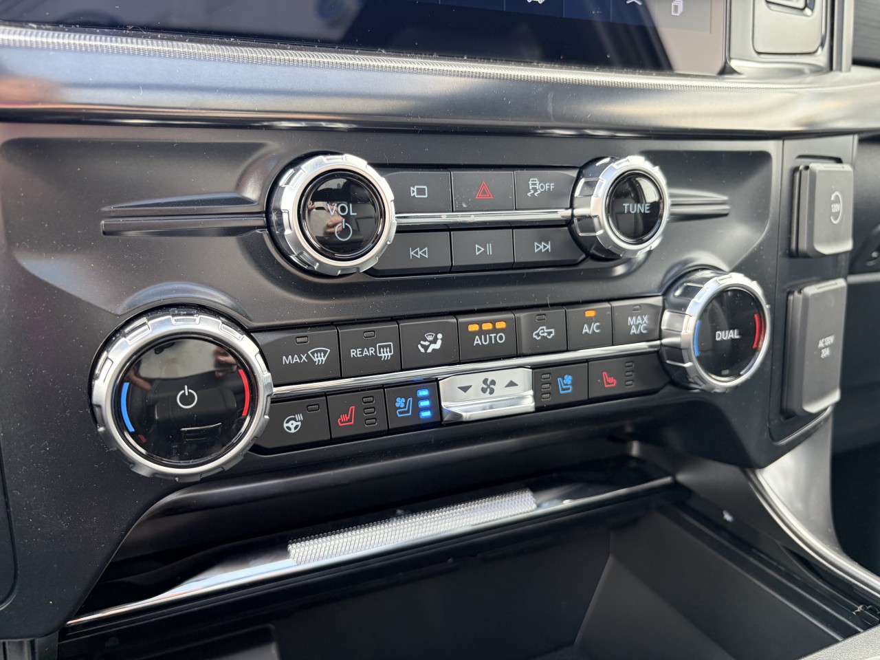 2026 Ford F-150 LARIAT 4X4 POWERBOOST HYBRIDE 501A Main Image