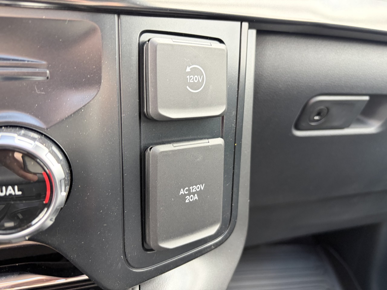 2026 Ford F-150 LARIAT 4X4 POWERBOOST HYBRIDE 501A Main Image