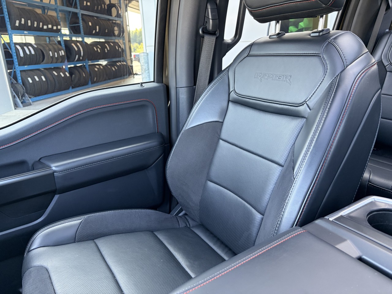 2024 Ford F-150 RAPTOR V6 ECOBOOST 4X4 SUPERCREW 801A TOIT OUVRANT Main Image