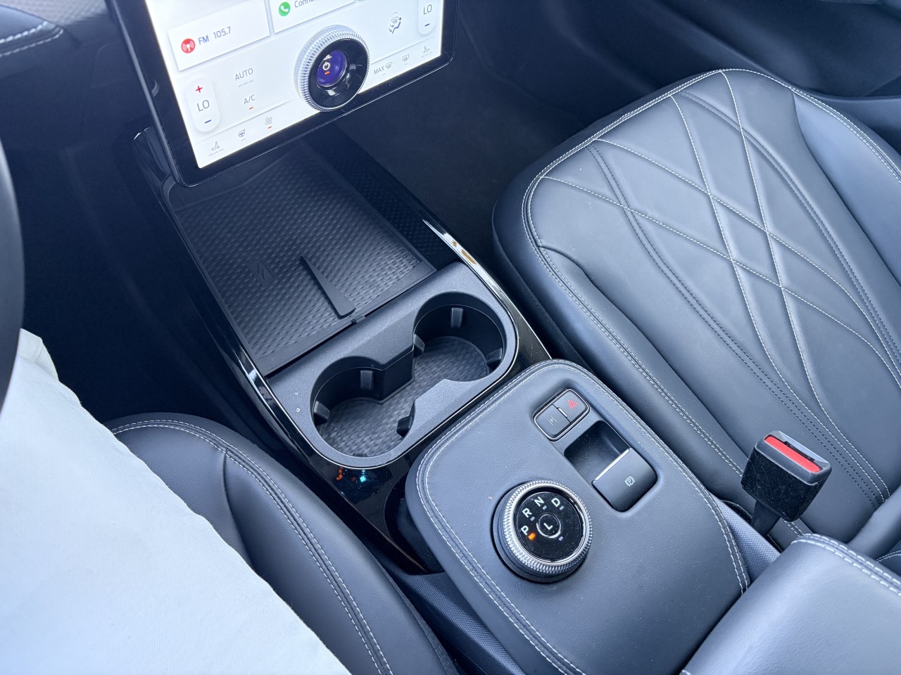 2022 Ford Mustang Mach-E SELECT 70KWH 100A CAMÉRA 360  SIÈGES AVANT CHAUFFANT Main Image