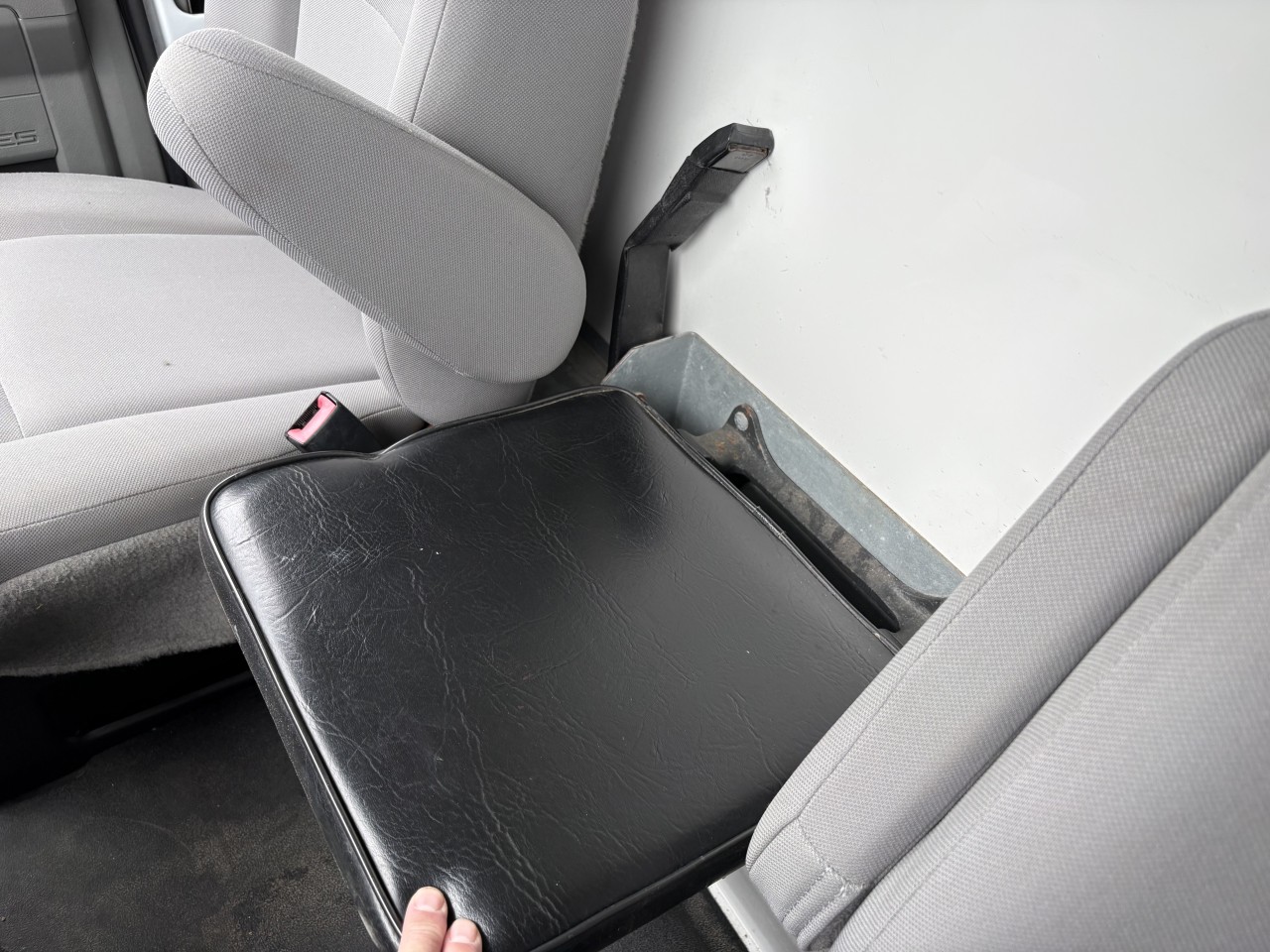 2014 Ford E350 CUTTAWAY 16 PI. E-350 Super Duty Main Image