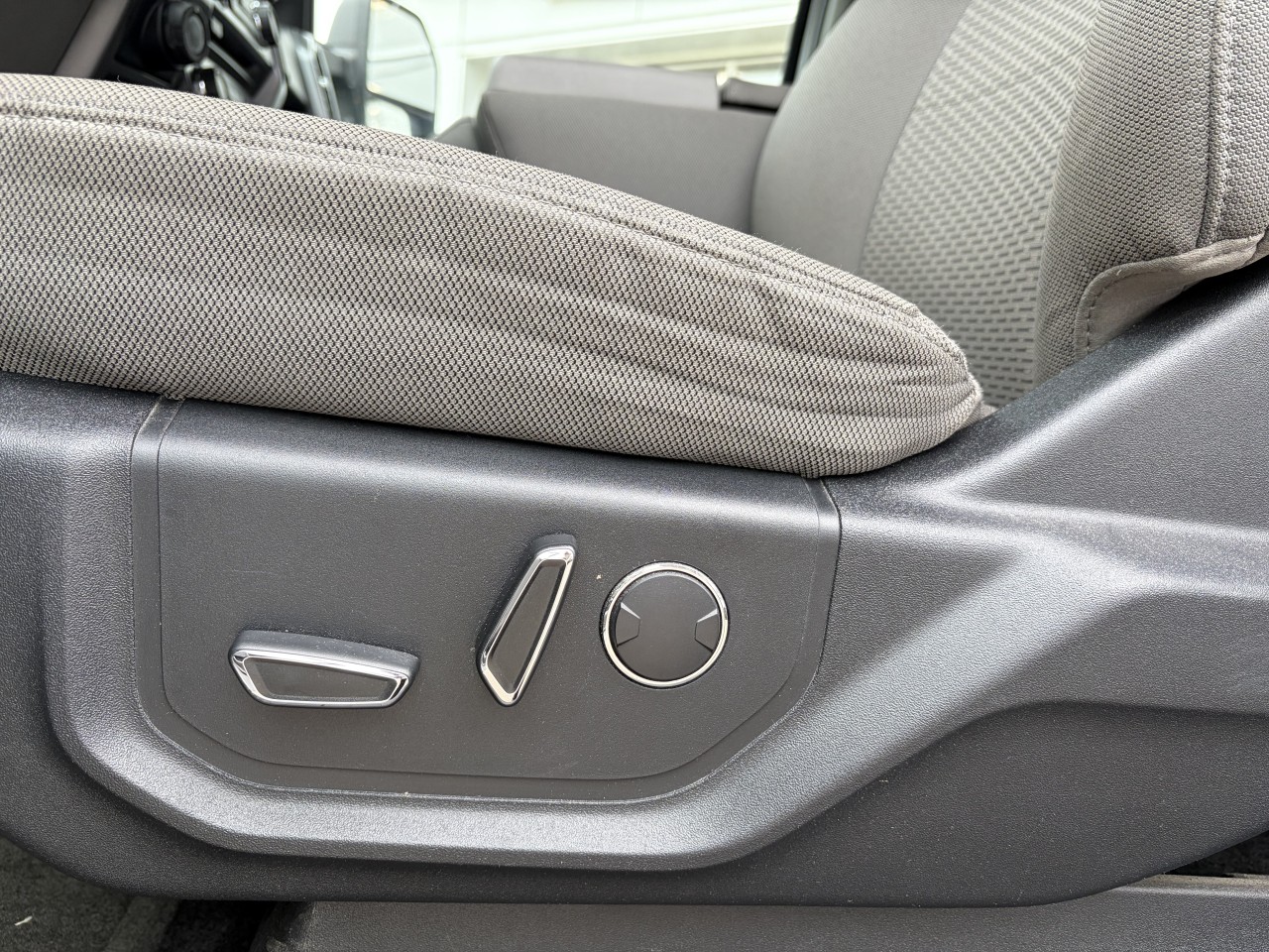 2016 Ford F-150 XLT Main Image
