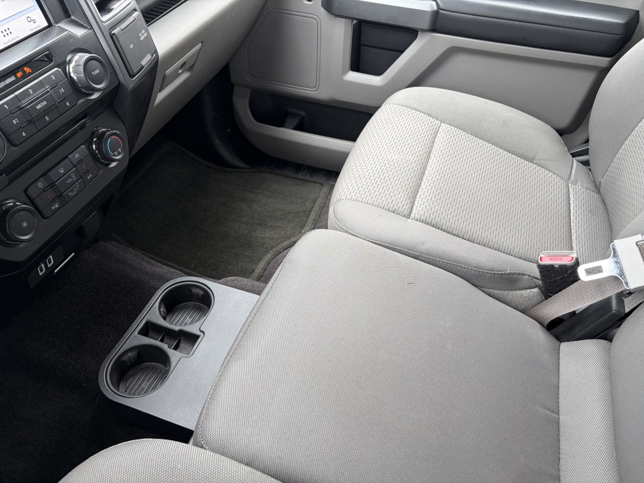 2016 Ford F-150 XLT Main Image
