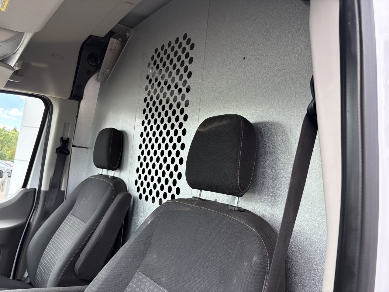 2021 Ford Transit fourgon utilitaire T-250 Med Rf 9070 GVWR RWD Main Image