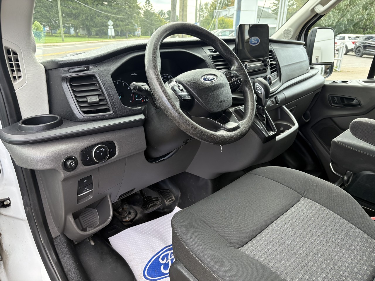 2021 Ford Transit fourgon utilitaire T-250 Med Rf 9070 GVWR RWD Main Image