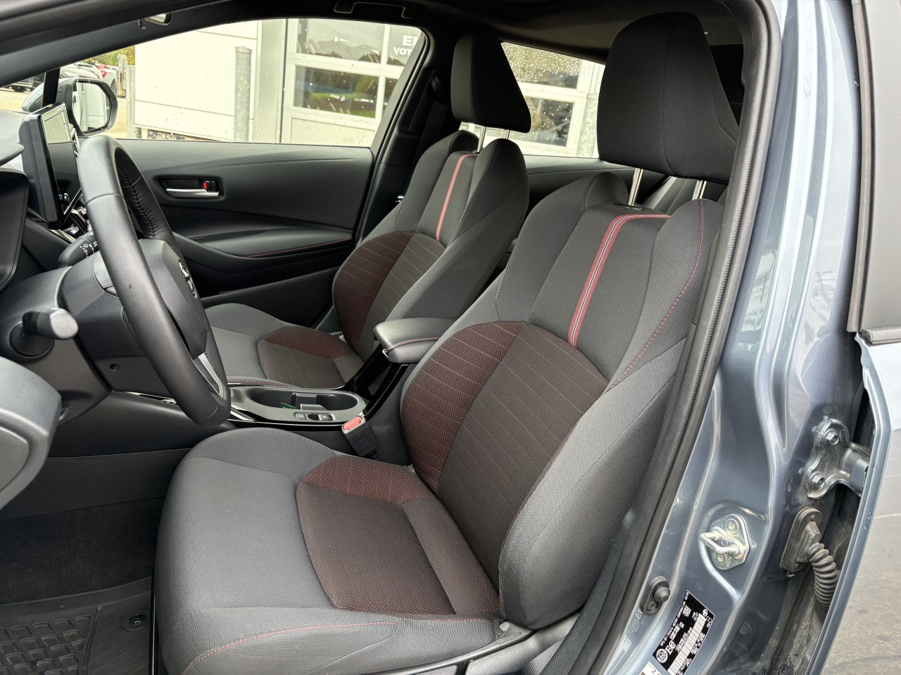 2025 Toyota Corolla SE AWD Hybrid Main Image