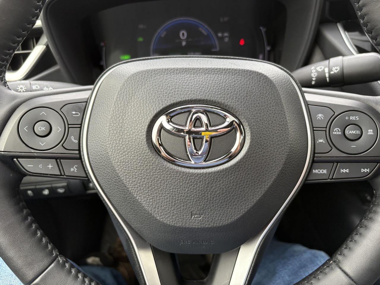 2025 Toyota Corolla SE AWD Hybrid Main Image