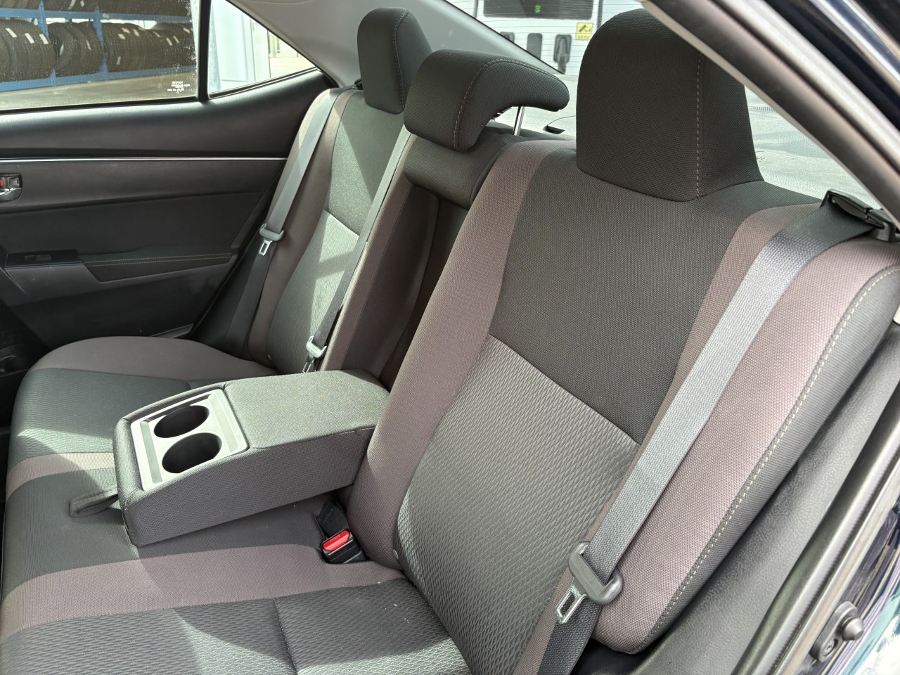 2018 Toyota Corolla LE Main Image