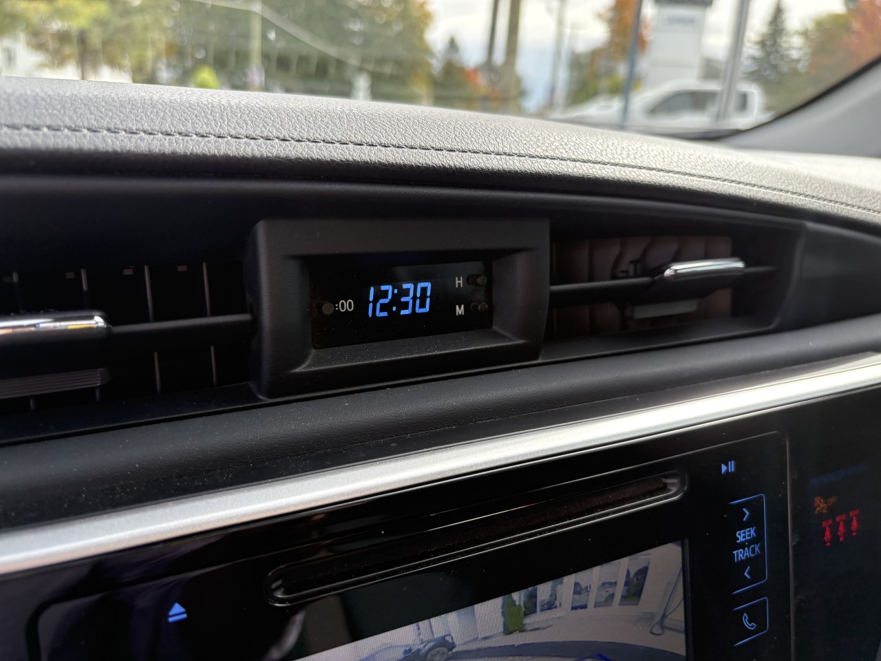 2018 Toyota Corolla LE Main Image