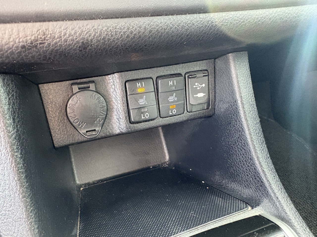 2018 Toyota Corolla LE Main Image