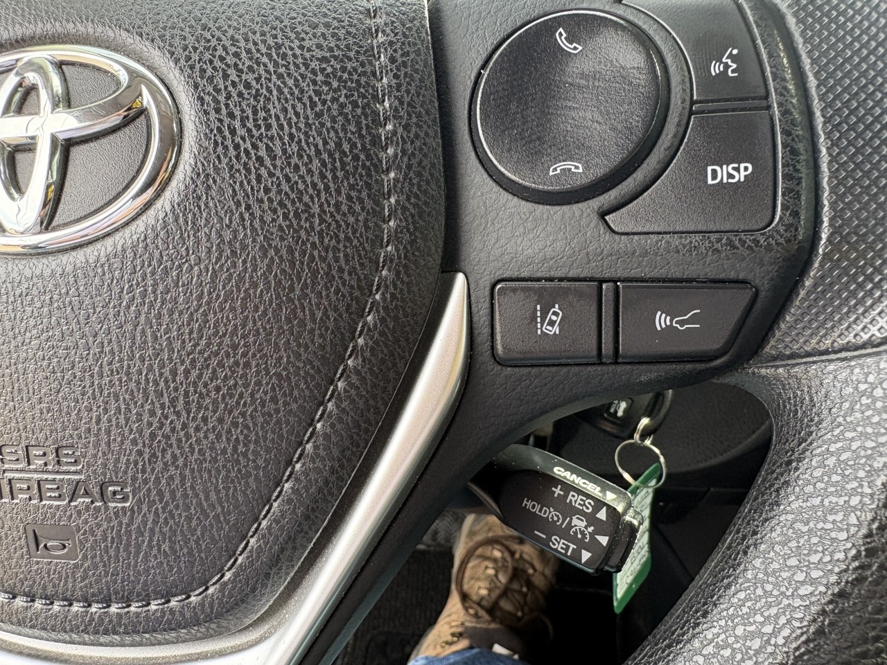 2018 Toyota Corolla LE Main Image