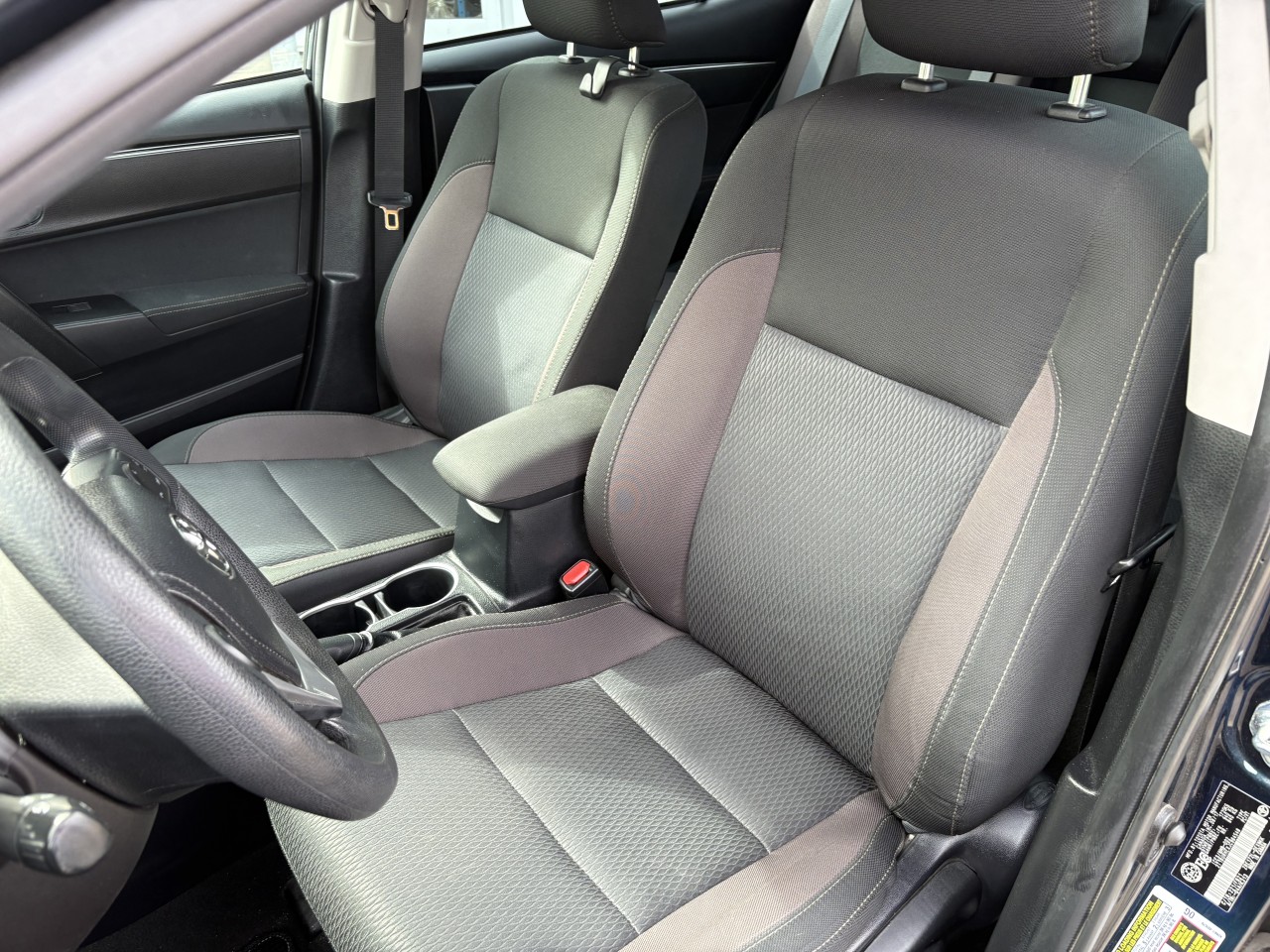 2018 Toyota Corolla LE Main Image