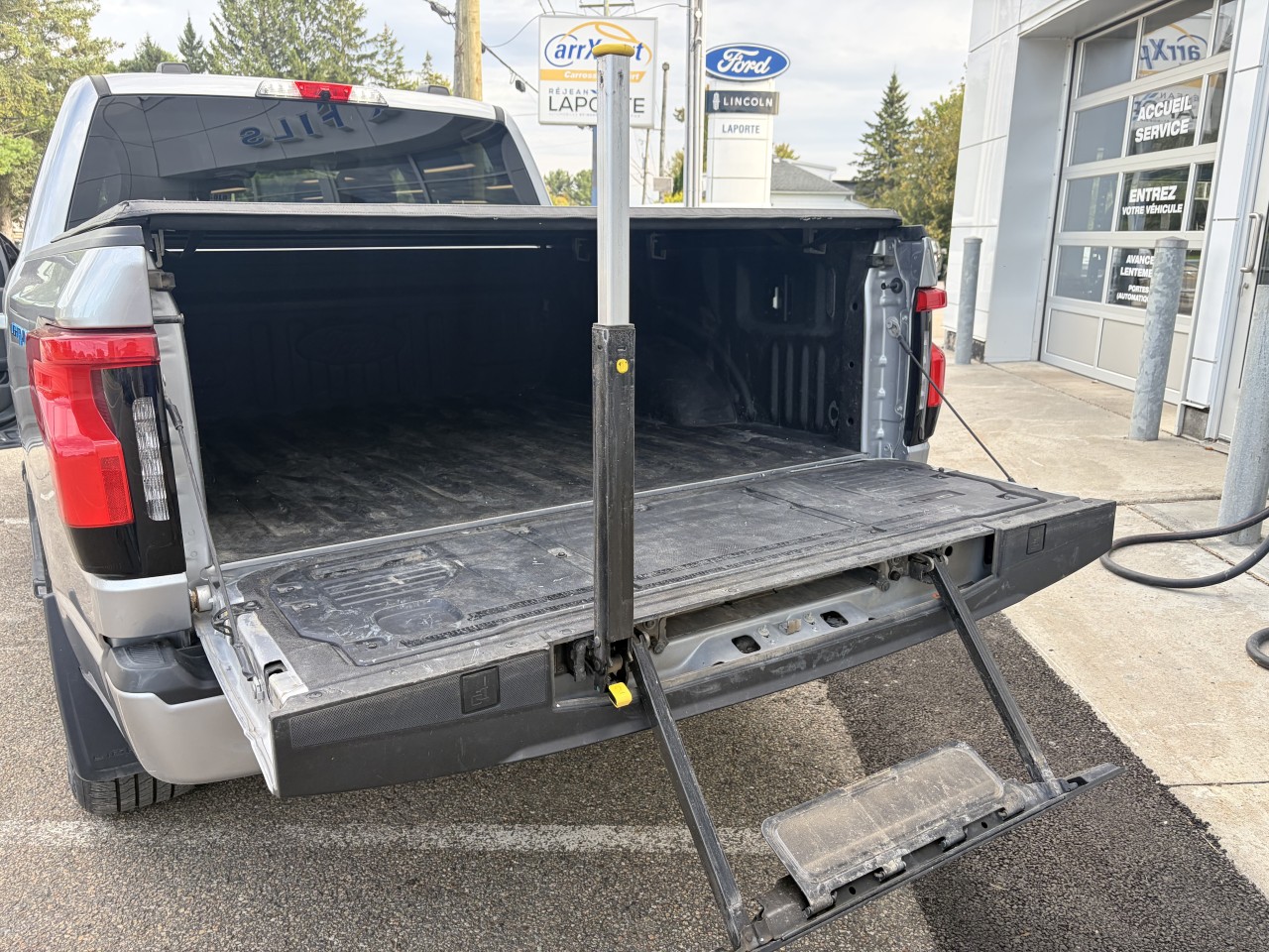 2023 Ford F-150 Lightning XLT 312A 4X4 SUPERCREW EXTENDED BATTERY RANGE Main Image