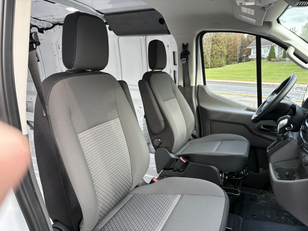 2026 Ford Transit fourgon utilitaire Toit bas 148 RWD T-250 Low Rf 9070 GVWR RWD Main Image