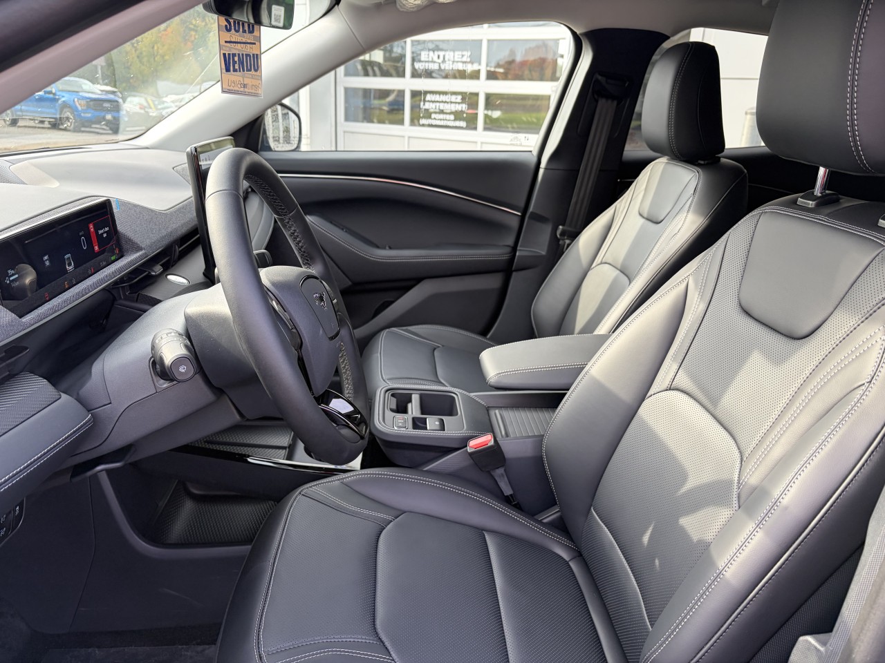 2026 Ford Mustang Mach-E PREMIUM 88 KWH 300A Main Image