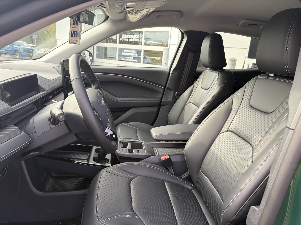 2026 Ford Mustang Mach-E PREMIUM 88KWH 300A Main Image