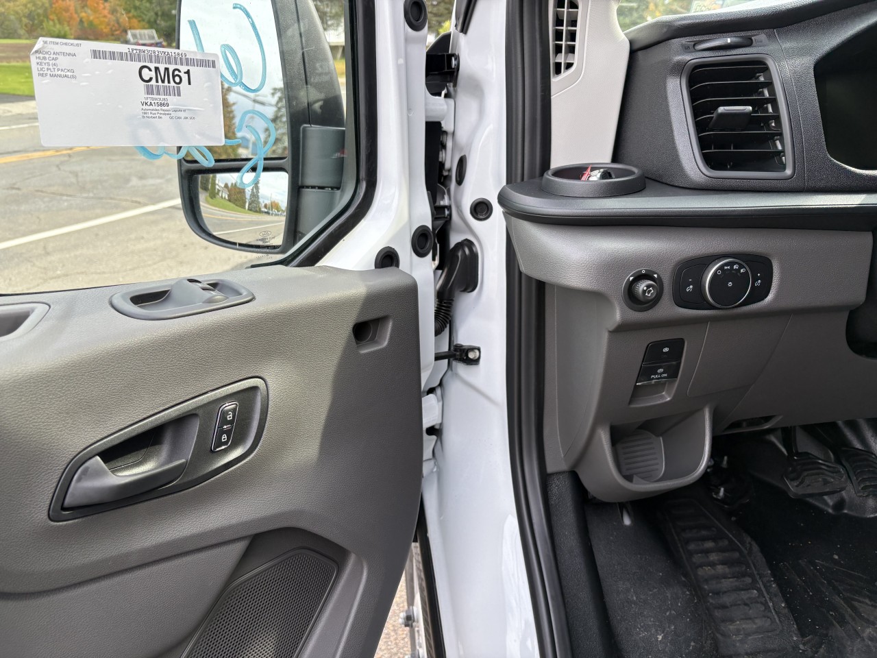 2027 Ford Transit fourgon utilitaire T-350 148" EL Hi Rf 9500 GVWR AWD Main Image