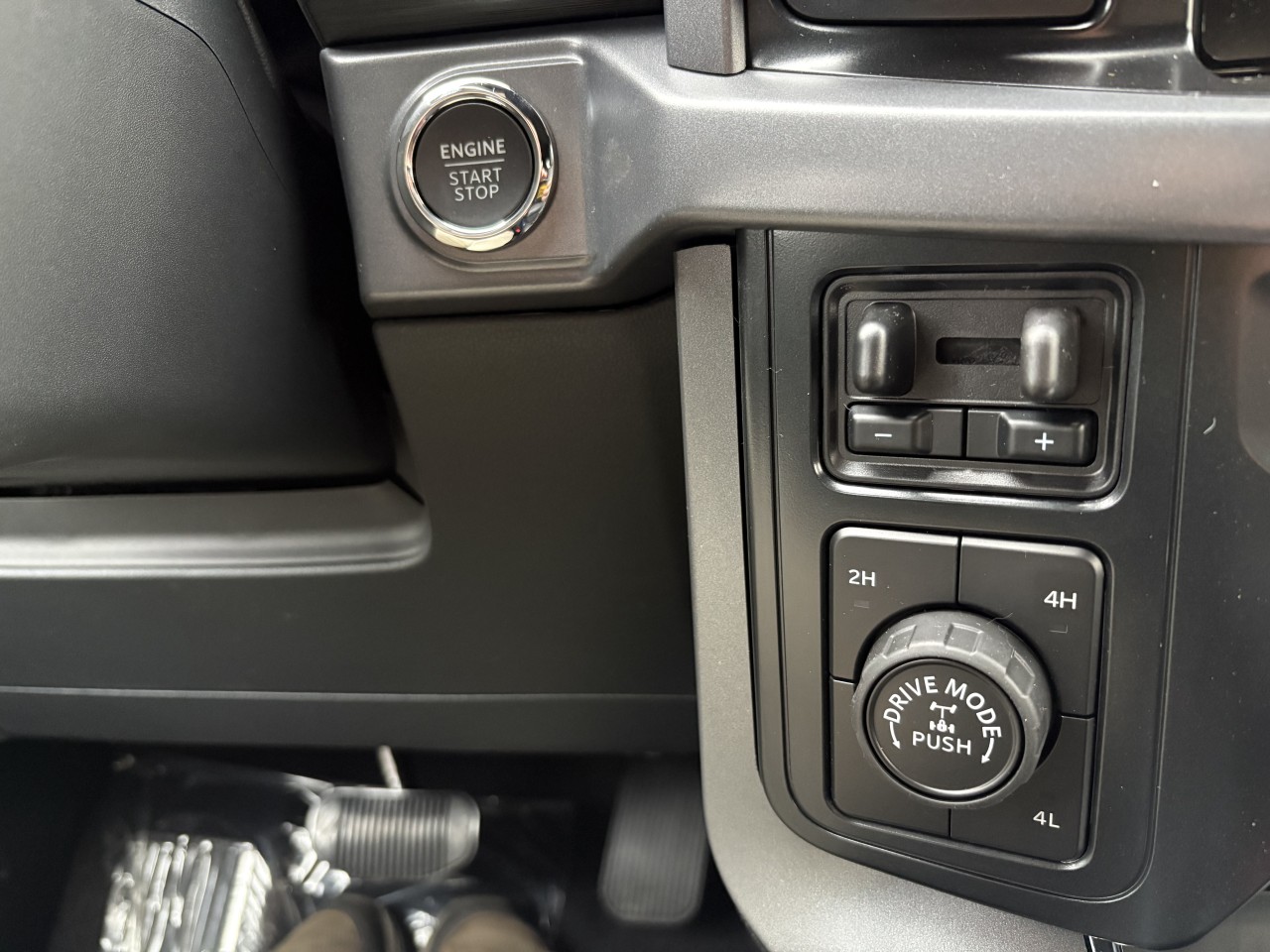 2026 Ford F-150 XLT Main Image