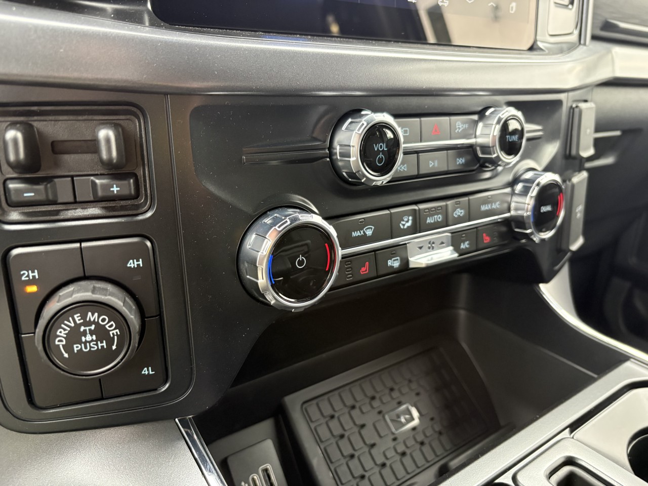 2026 Ford F-150 XLT Main Image