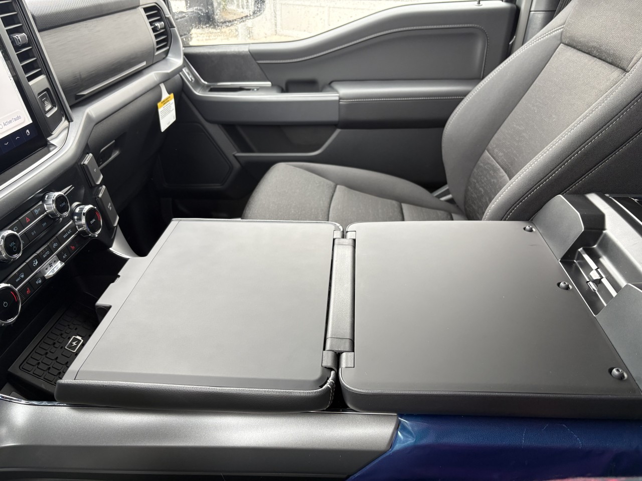 2026 Ford F-150 XLT Main Image