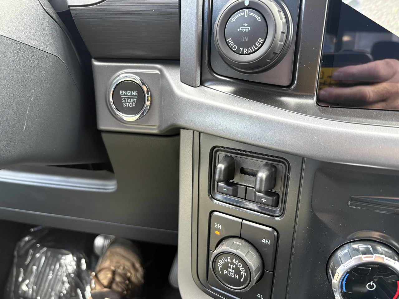 2026 Ford F-150 XLT Main Image
