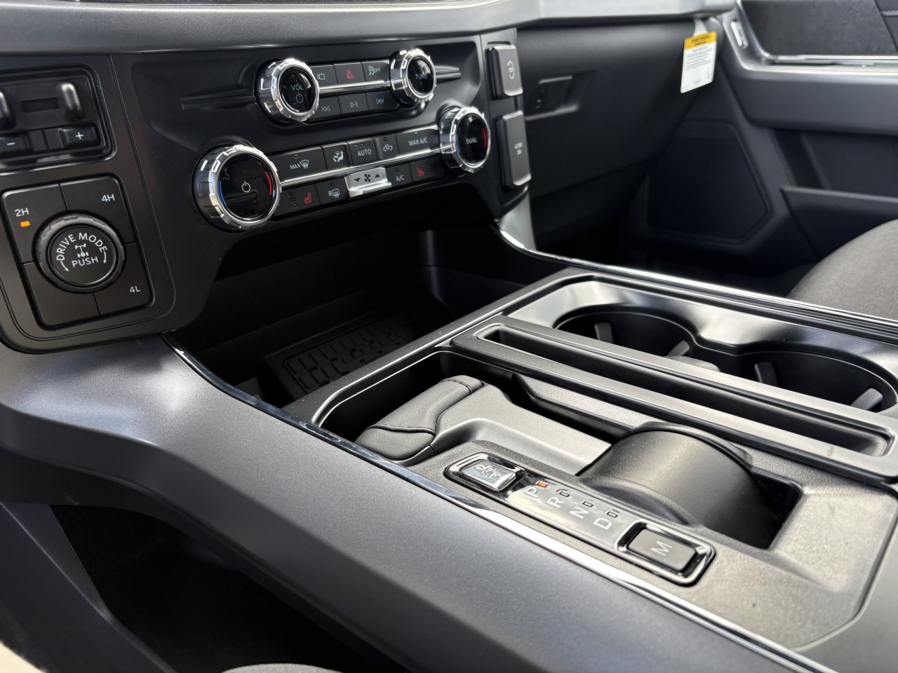 2026 Ford F-150 XLT Main Image