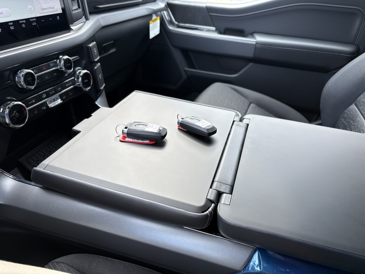 2026 Ford F-150 XLT Main Image