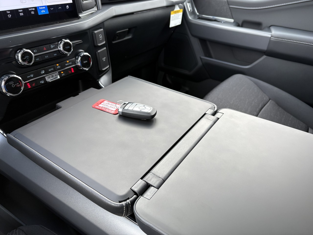 2026 Ford F-150 XLT Main Image