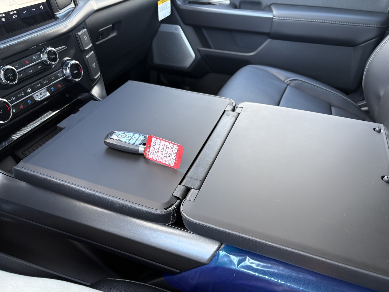 2026 Ford F-150 LARIAT Main Image