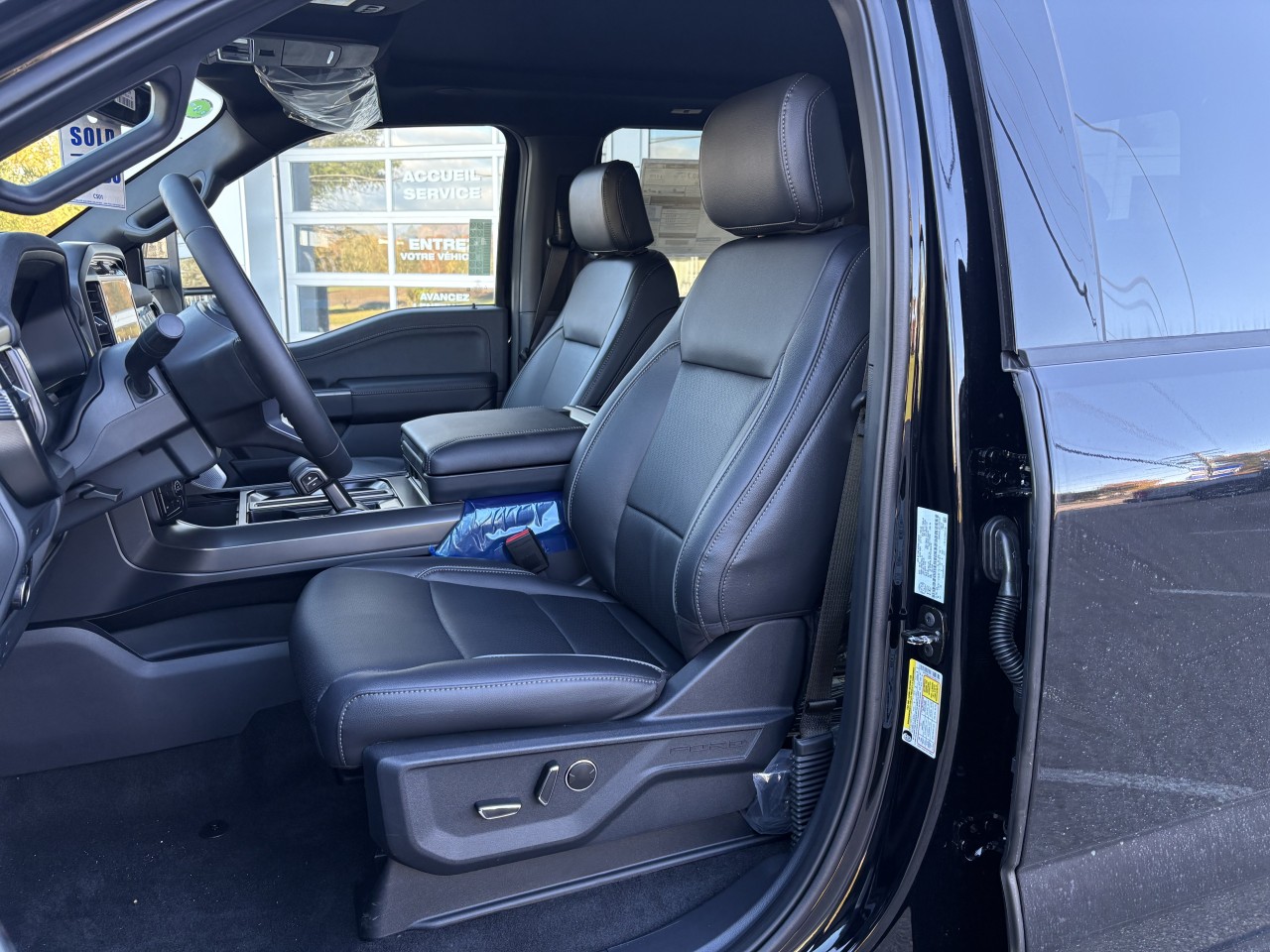 2026 Ford F-150 LARIAT Main Image