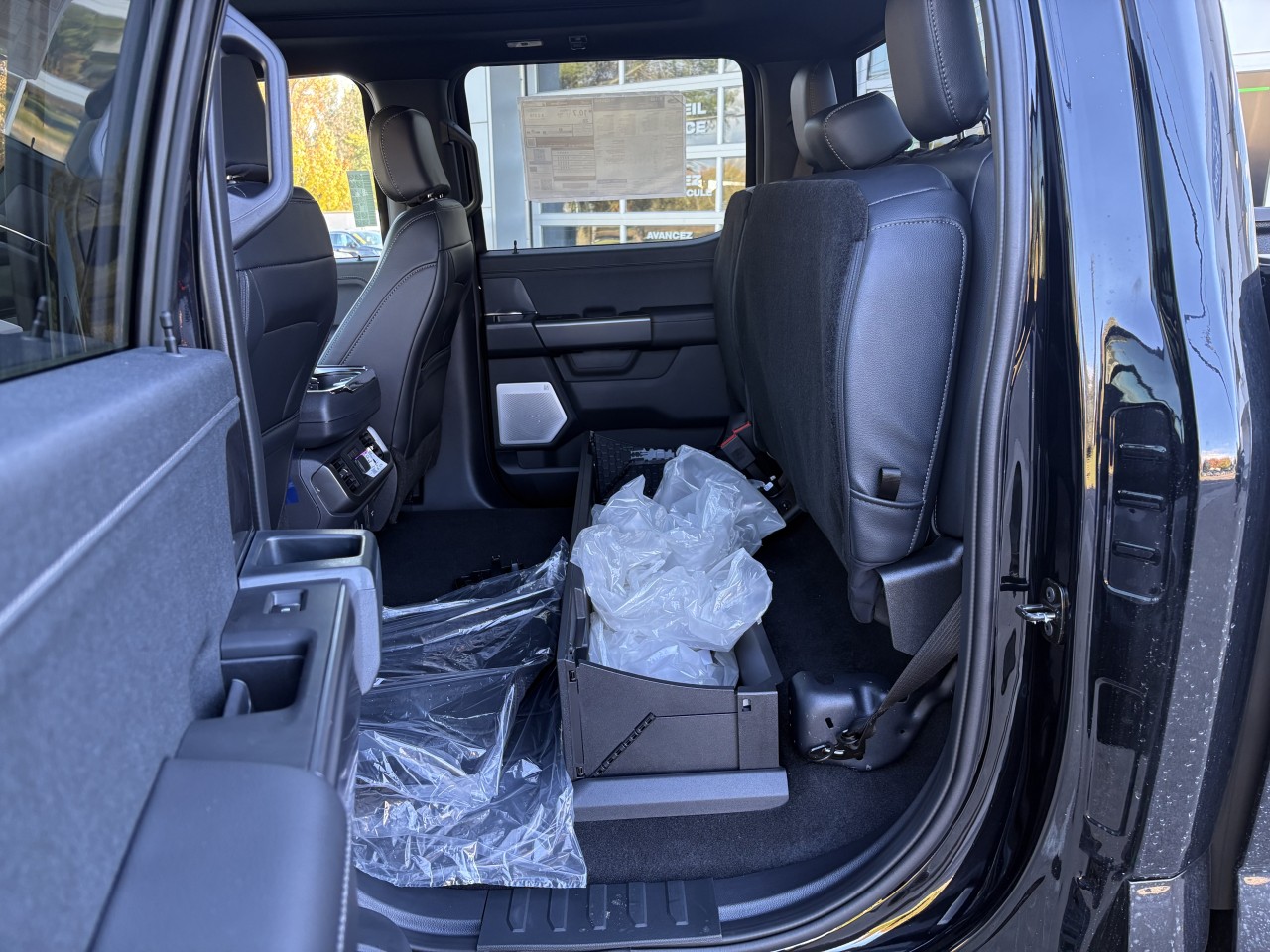 2026 Ford F-150 LARIAT Main Image