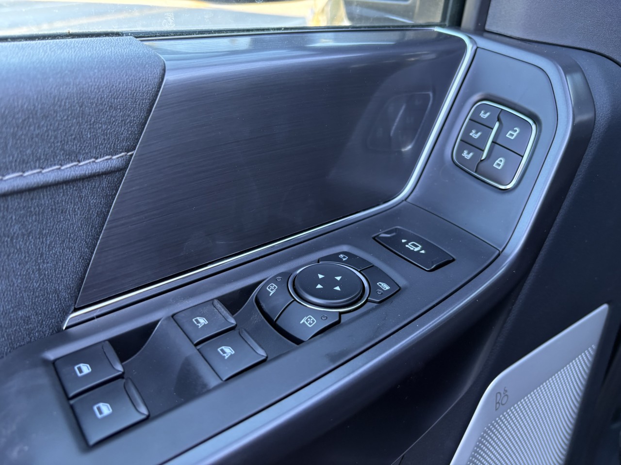 2026 Ford F-150 LARIAT Main Image