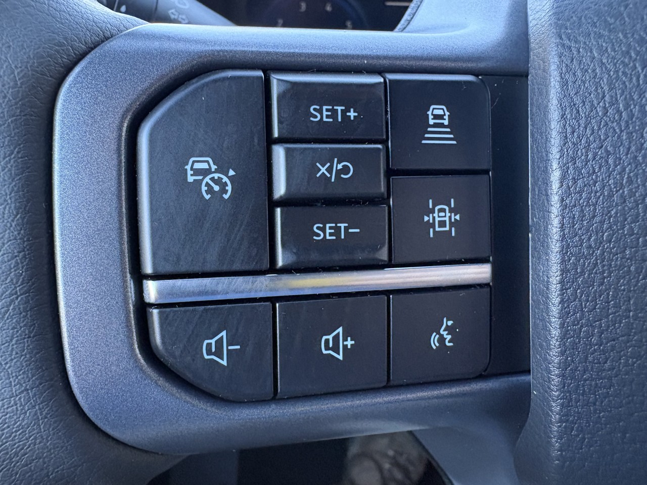 2026 Ford F-150 LARIAT Main Image