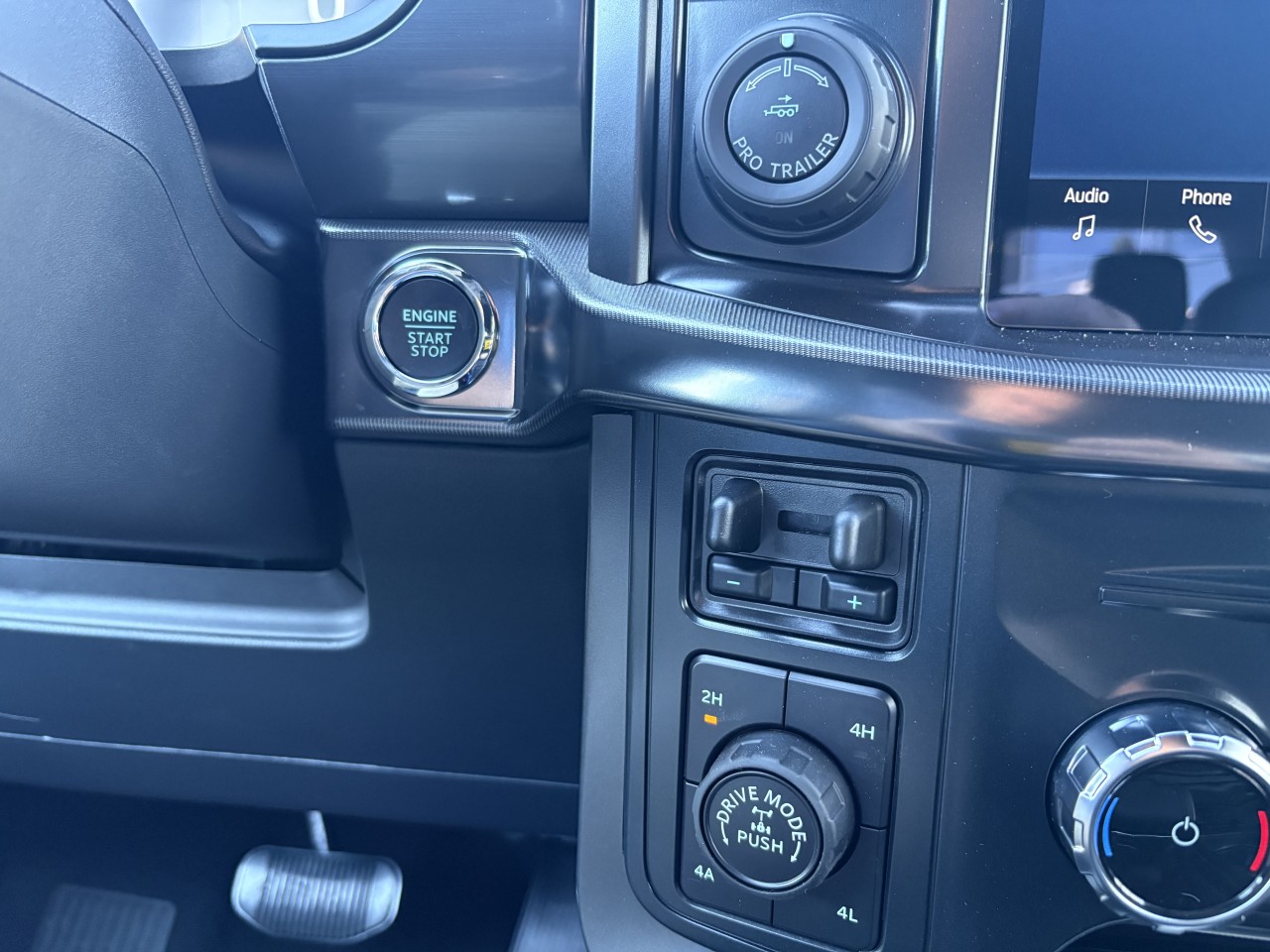 2026 Ford F-150 LARIAT Main Image