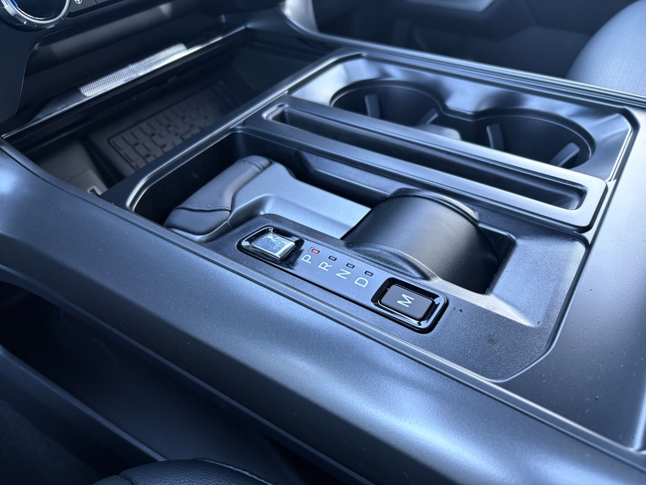 2026 Ford F-150 LARIAT Main Image
