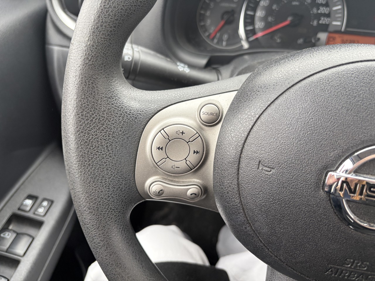 2015 Nissan Micra SV Main Image