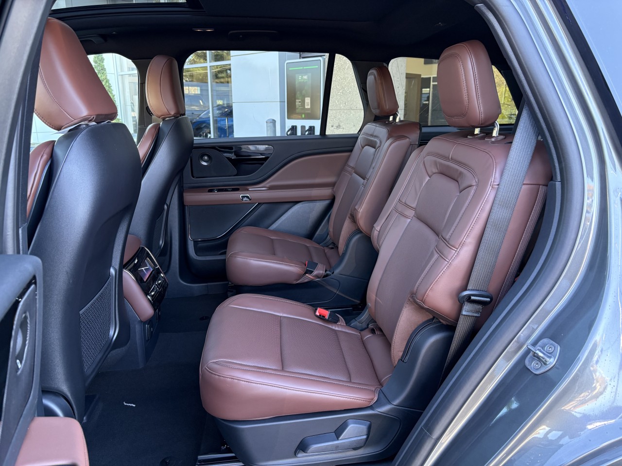 2027 Lincoln Aviator Reserve Main Image