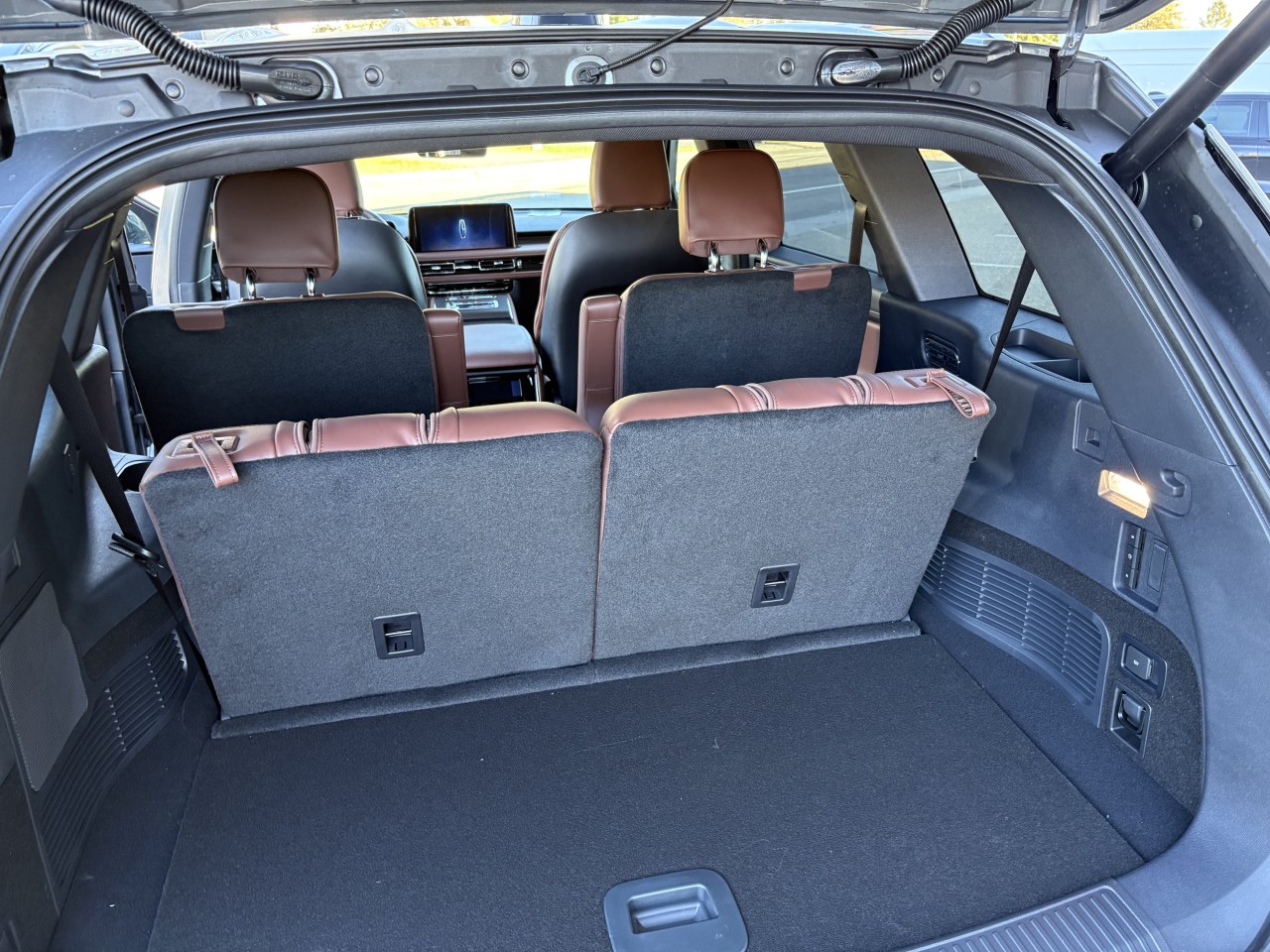 2027 Lincoln Aviator Reserve Main Image