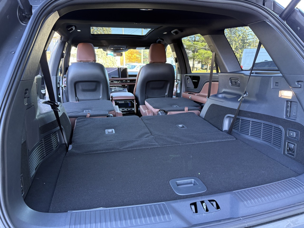 2027 Lincoln Aviator Reserve Main Image