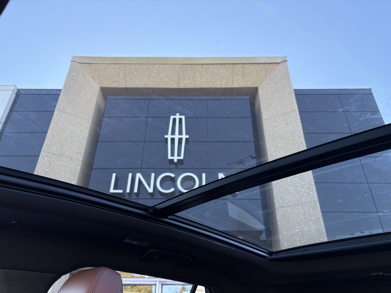 2027 Lincoln Aviator Reserve Main Image