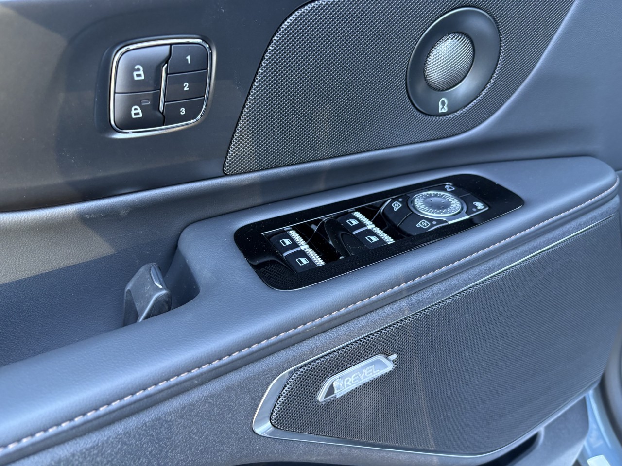 2026 Lincoln Nautilus Premiere Main Image